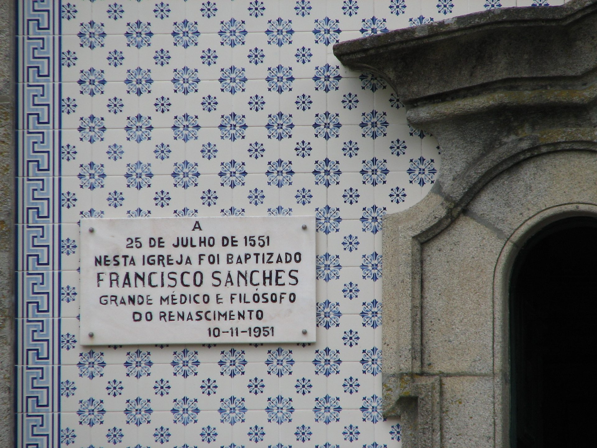 Francisco Sanches' memorial tablet, Braga, Portugal - 02.JPG
